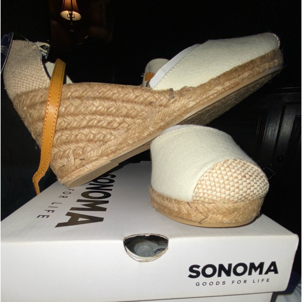 Sonoma Natural colored Gooseberry Wedge. Size 8